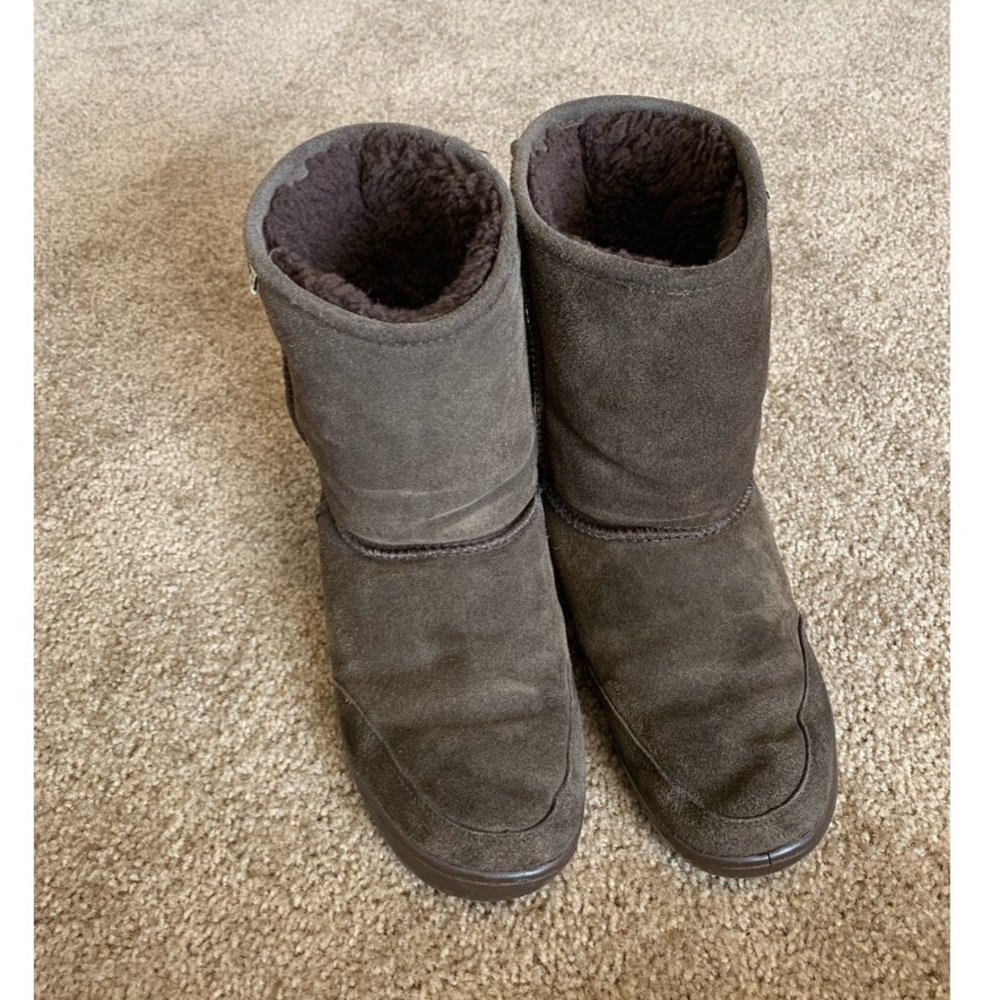 Brown bear paw boots